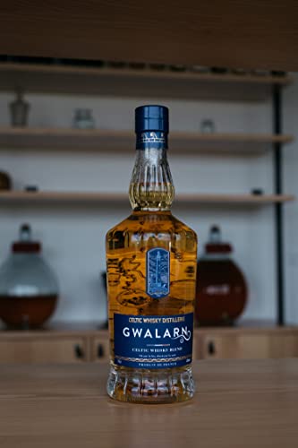 Whisky Gwalarn-700 ml – Whisky Premium – The Celtic Whisky Distillerie – 40º – Whisky Celta – Elaborado con mezcla de whisky escocés, alemán y francés – Whisky idóneo para tomar solo